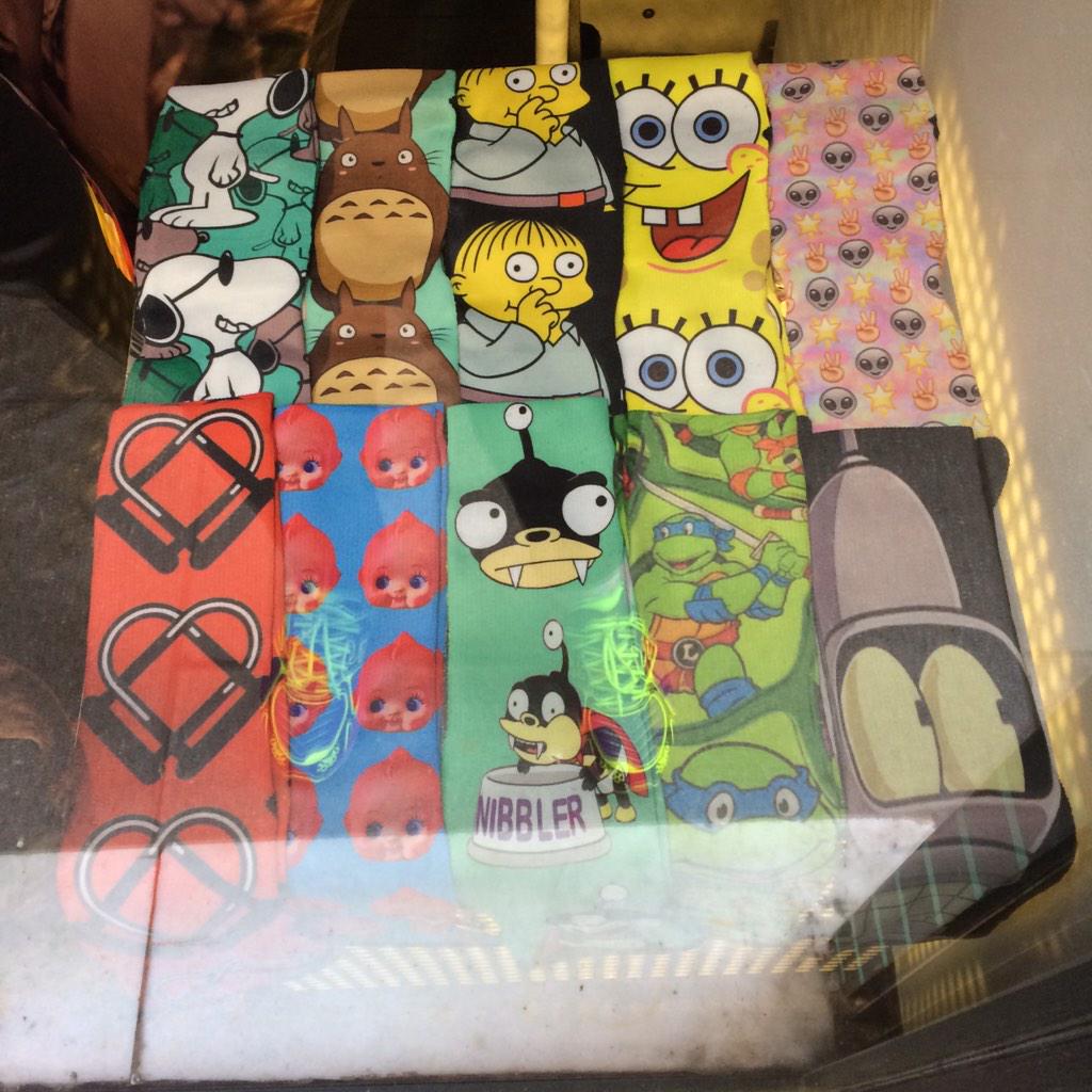 menta_store's tweet photo. Buenos mentis 👌✨. Parte del nuevo escaparate 😻 . Y tu de que eres ??? 🔥 #mentasocks #socks #mentastore #freshmalasaña http://t.co/Nn47KYvzzw