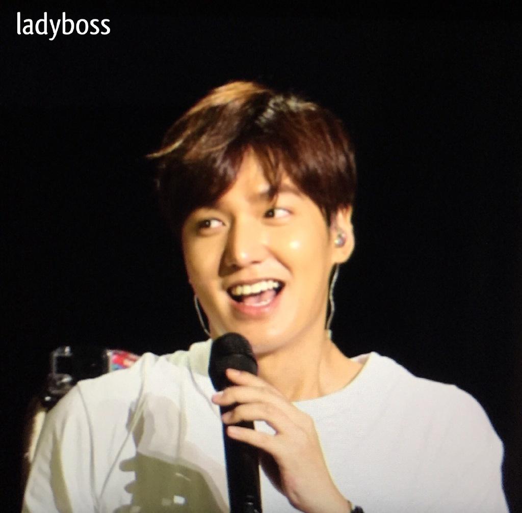 MinozChileOFC's tweet image. RE:MINHO en Tailandia 27.12.14 pic 9-11 cr Ladyboss