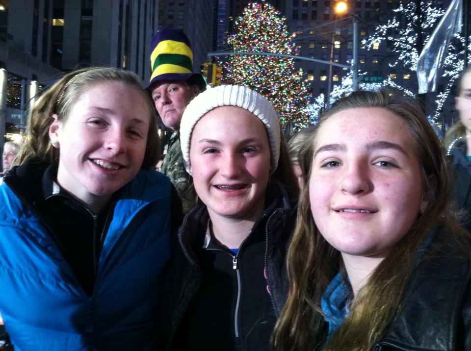 AmyKienle's tweet photo. Kienle's at the Today Show #todayplaza http://t.co/urtWYKnDPU
