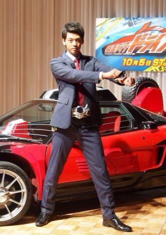 iketeru_menz_'s tweet photo. 本日は仮面ライダードライブの第一話でしたね‼︎
ライダーという感じがなく今までとは違う感じがでてました‼︎
今回はでていなかったですが敵キャラが次週でてきてくれるので楽しみですね‼︎ http://t.co/xOa7Sv0fFJ
