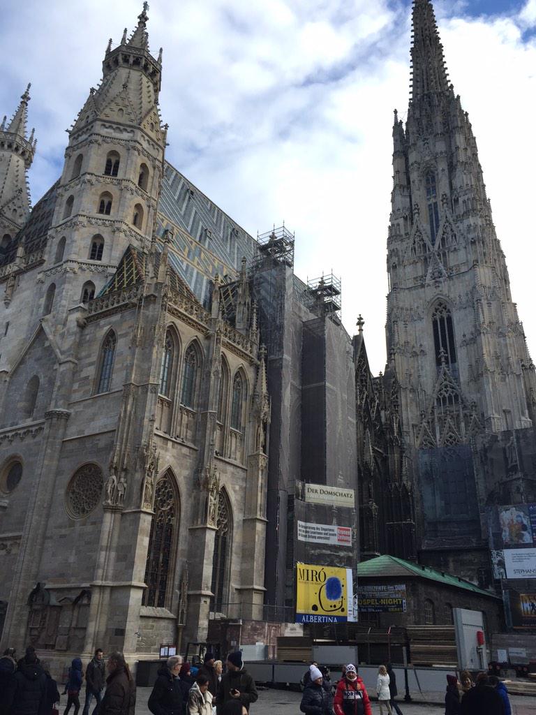 sasanid's tweet image. Changing its black to white