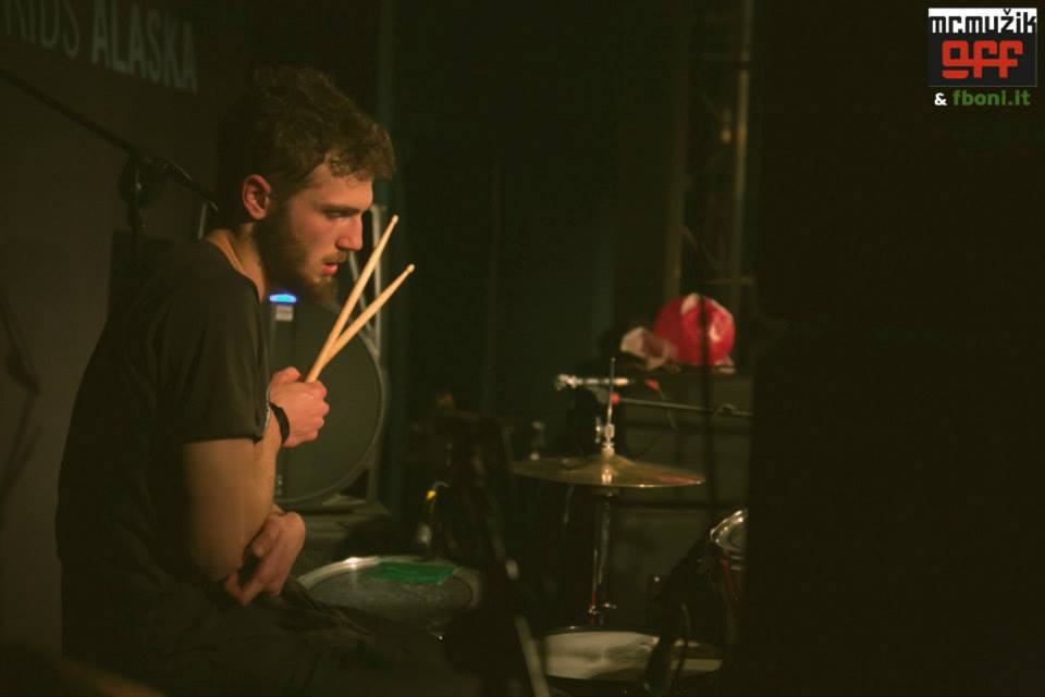 CabreraBand's tweet photo. Ogni tanto fa bene riposarsi.Ci si sente a Gennaio. Foto di Francesco Boni. http://t.co/UNwAsq5Cby