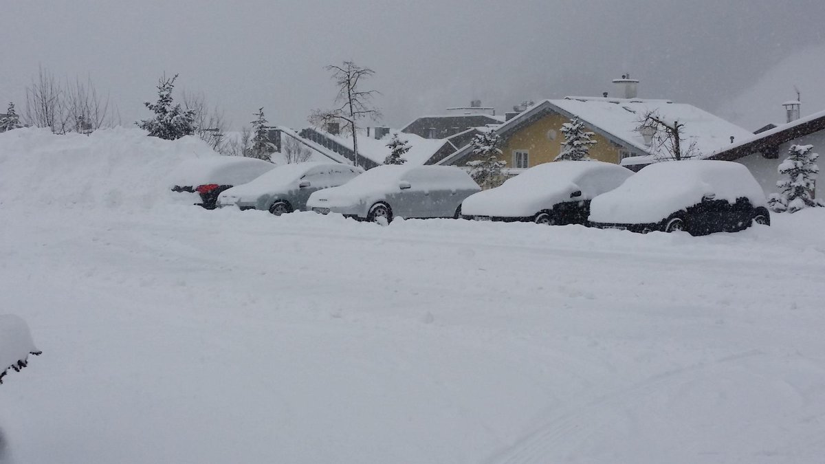 MattyBigBananas's tweet photo. @Fireman_Ja  how about now? “@StantonReview: St. Anton am Arlberg, 27 December 2014 -  That's how it looks today ... http://t.co/aoDz1yJ4KQ”