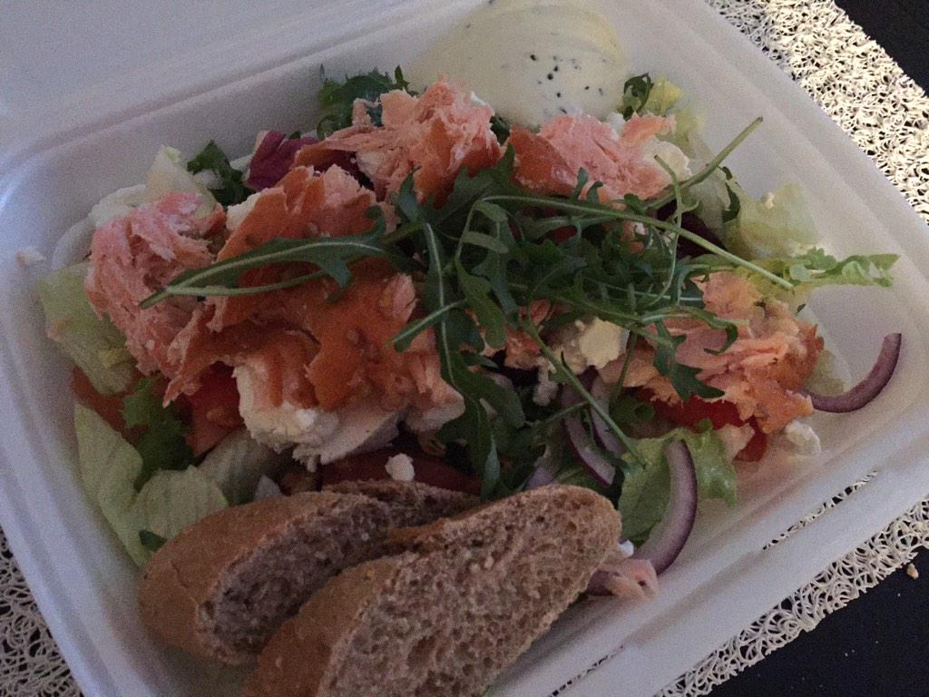 mirkahannelen's tweet photo. Finally I had a chance to taste @CafeBar21 salad. 💕 #rovaniemi http://t.co/R8K4BXQbI7