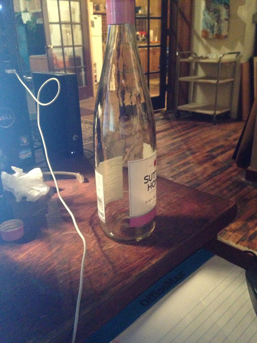 ITPE_mod's tweet image. V IMPORTANT UPDATE!!, it is 6:45AM and my wine is gone #tipsycoding