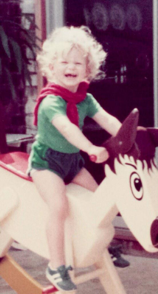 buntybombshell's tweet image. @SlaineK @Colette_Parry Beware on the ski slopes of Austria. @pollymat1 lurks.. #DoctorDeath #Cuthbertson #bustedsofa