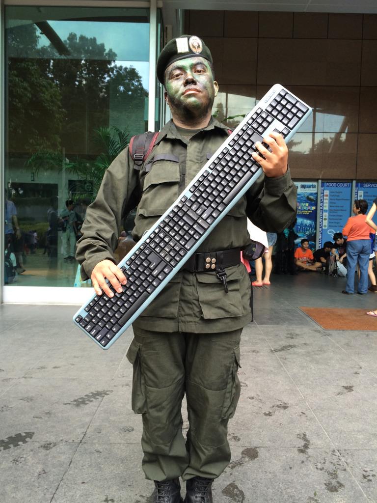 miwahideto's tweet photo. Keyboard Warrior sekalian. Berani tonjolkan diri dekat CF
#comicfiesta2014 #doubleKeyboard bak hiang! http://t.co/NOXIDDBjEj