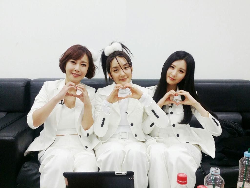 [PIC][25-12-2014]SeoHyun tham gia chương trình "Infinite Challenge" cùng các thành viên của S.E.S B53Wo3GCEAA9saU