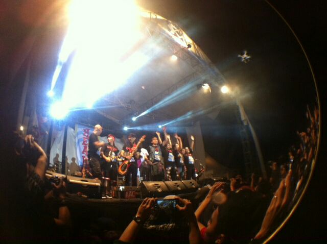 Lagu AWAL DARI CERITA menutup #ROCKHEARTTOUR malam ini!