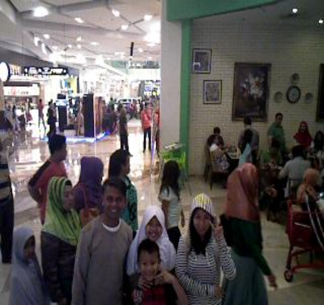 jenamaraje's tweet photo. Hi im taking picture at Gandaria city (1948001643) http://t.co/3nEfLMAX0B