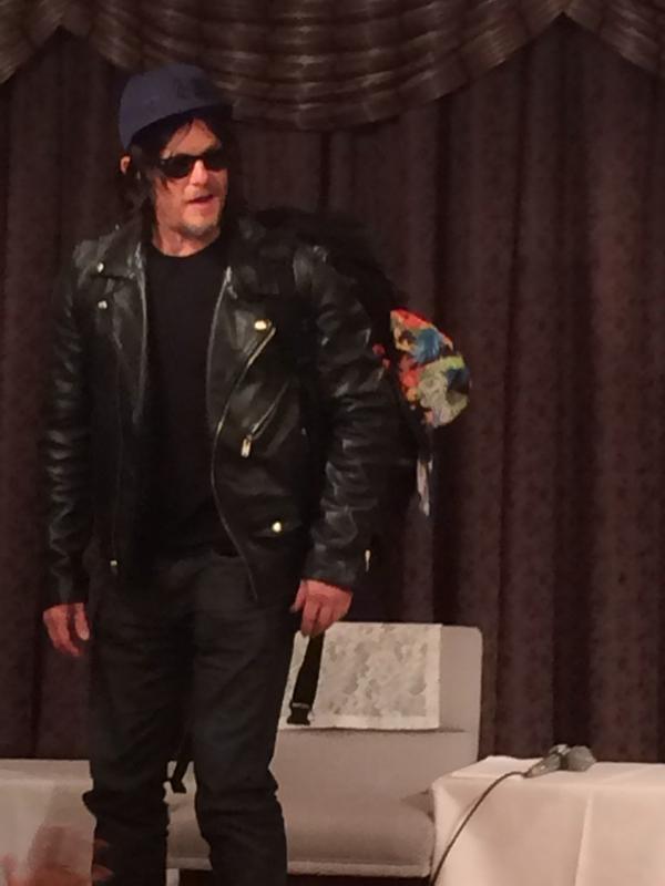 reni_89's tweet photo. Hello Love β₯ Welcome to Japan π and #MerryChristmas π @wwwbigbaldhead #DevilsCharmer β₯ #NormanReedus #HandsomeMan πππ http://t.co/1WwnS0AcrL
