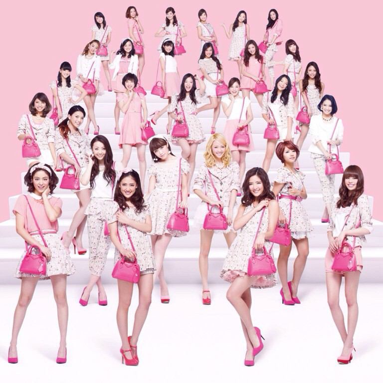 EE20012's tweet photo. 今日はEｰgirlsのデビュー日♡
Dream•Happiness•flowerこの3グループ
18人だからこそEｰgirls♡♡

これからも応援してます♡♡
頑張ってねEG♡♡
ずっと大好き♡♡♡♡ http://t.co/6RtXpp76yj
