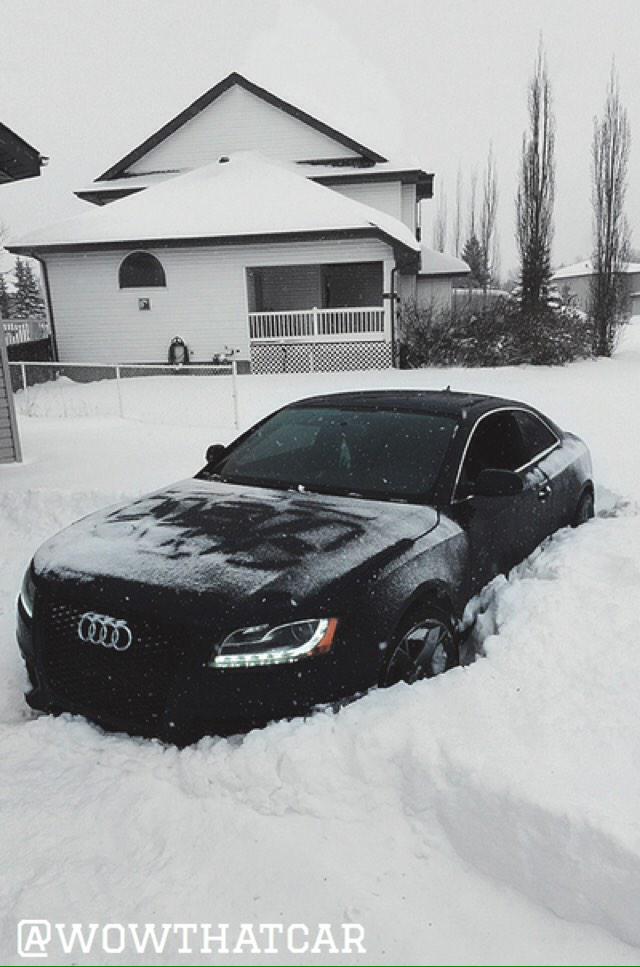 Carfluence's tweet photo. Black Audi with a stunning interior🙌 http://t.co/lOKZgUJfkE