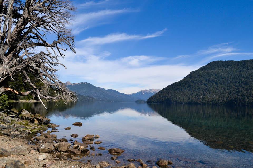 interpatagonia's tweet photo. Lago hermoso en #SanMartíndelosAndes un hermoso lugar para disfrutar de este verano. http://t.co/f2NS5SdXwG