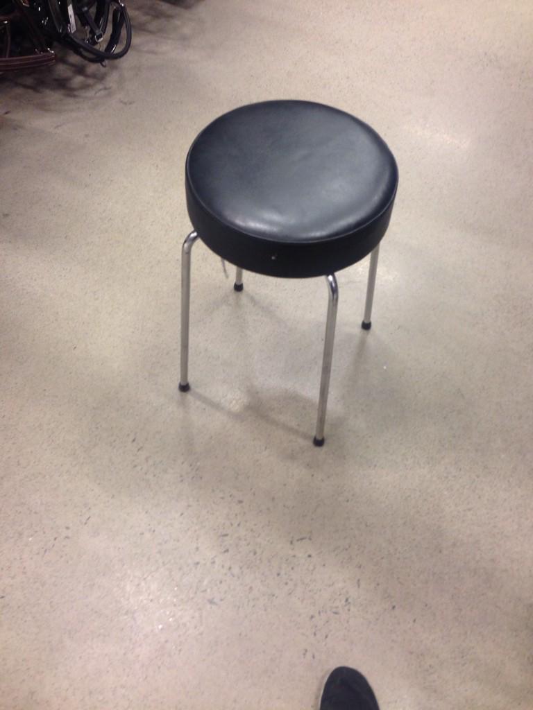 LauritsLaurits's tweet photo. När man är på stan och hittar denna! Magiskt 💙 http://t.co/fuyEpbziQ2