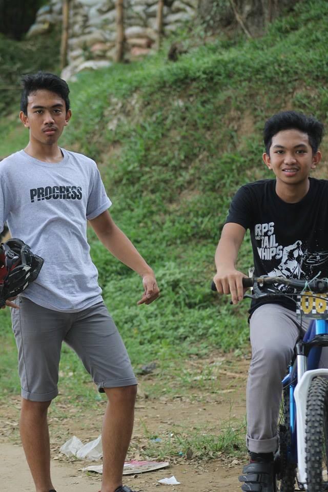 JoshuaLemi's tweet image. Champion kanina, biglang singit lang. #ProgressPH #FixieBulokParin