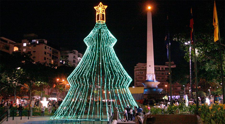 globovision's tweet image. Cancelan fiesta de fin de año en Altamira por Inseguridad bit.ly/1D0JEtf