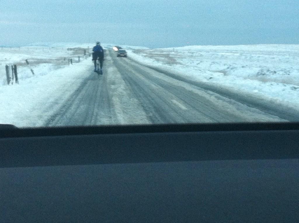 debslea2's tweet photo. @KirkleesCouncil a640 up buckstones is shocking! But take heart drivers - another mile and @OldhamCouncil take over http://t.co/DZbeMxyZK2