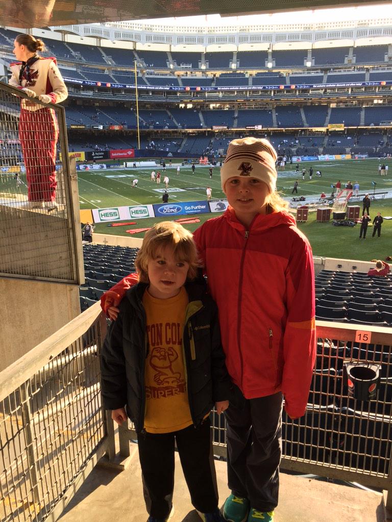 JBHarvey3's tweet photo. At Yankee stadium #BeatPennState http://t.co/iFOZ6O8DVy