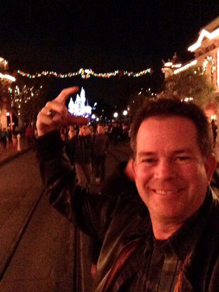 buzzkraft's tweet image. @21royalstreet size doesn't matter, right? #disneyland #magickingdom  #sameweek