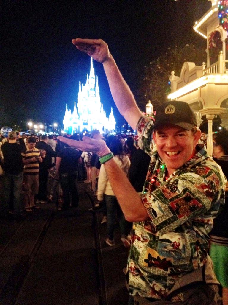 buzzkraft's tweet image. @21royalstreet size doesn't matter, right? #disneyland #magickingdom  #sameweek