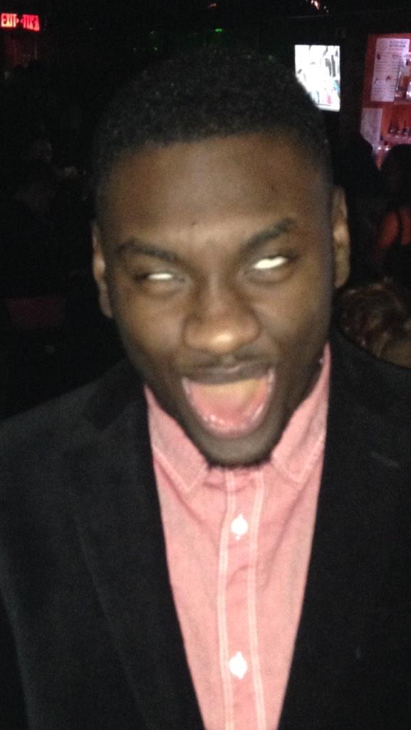 andrediamond's tweet photo. The face you make when you see how big that ass is in the club 😂😂😂 http://t.co/eHIT9wyY0J