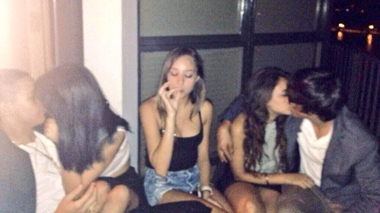 BudPictures's tweet photo. Me at parties http://t.co/0otdpukTAV
