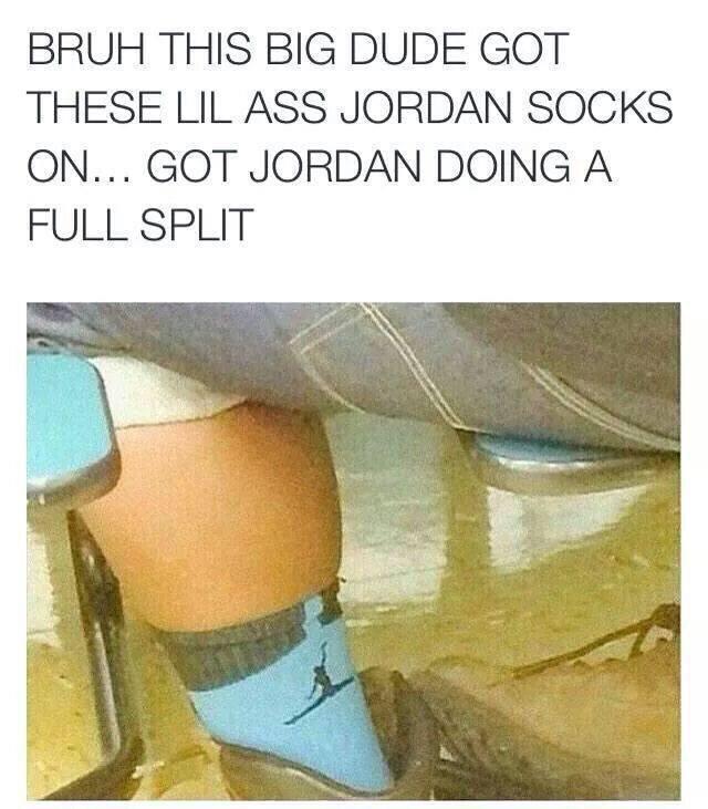 BasketballPics's tweet photo. JORDAN'S DOING A FULL SPLIT 💀 http://t.co/rIlydu6MAd