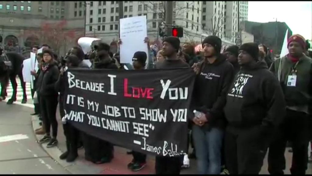 NAAOhio's tweet photo. #SeaOfBlue #CLE #BlackLivesMatter #CLEDemands #NAA @CleCityCouncil @clevelanddotcom @HuffingtonPost @WEWS @micnews http://t.co/lwQWJbx9b6