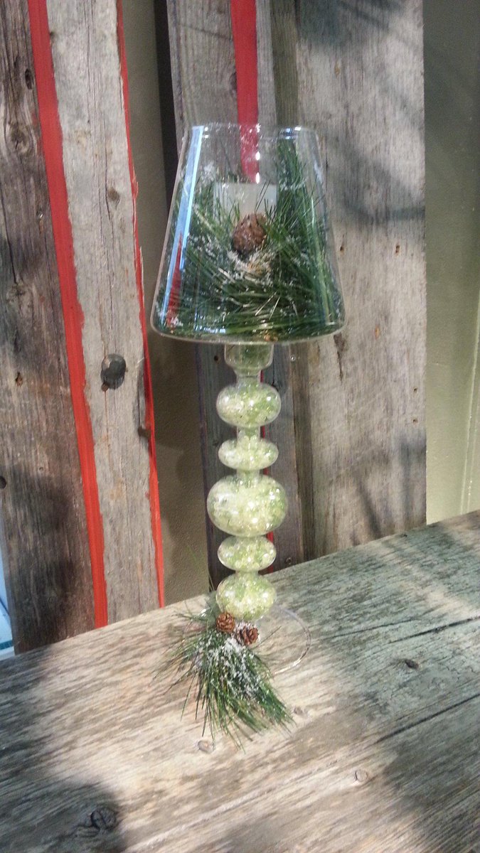fleur_concept's tweet photo. Merci à tous pour votre clientèles en l'année 2014.
Bonne et heureuse année 2015.
l'Équipe de Fleur Concept. http://t.co/qetp7qsmzI