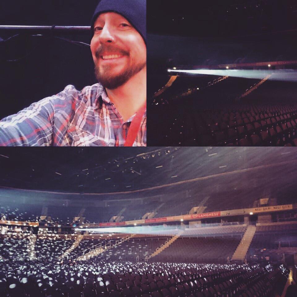 ReneNocon's tweet photo. Gleich geht's los! Geile Kulisse! #tvog #renenocon http://t.co/CRdLyRiblI