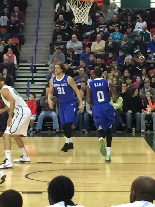 OleTommyBombs's tweet image. Catching a UWGB game, and this guy showed up. #BreakALeg #TooSoon #PrayForWare