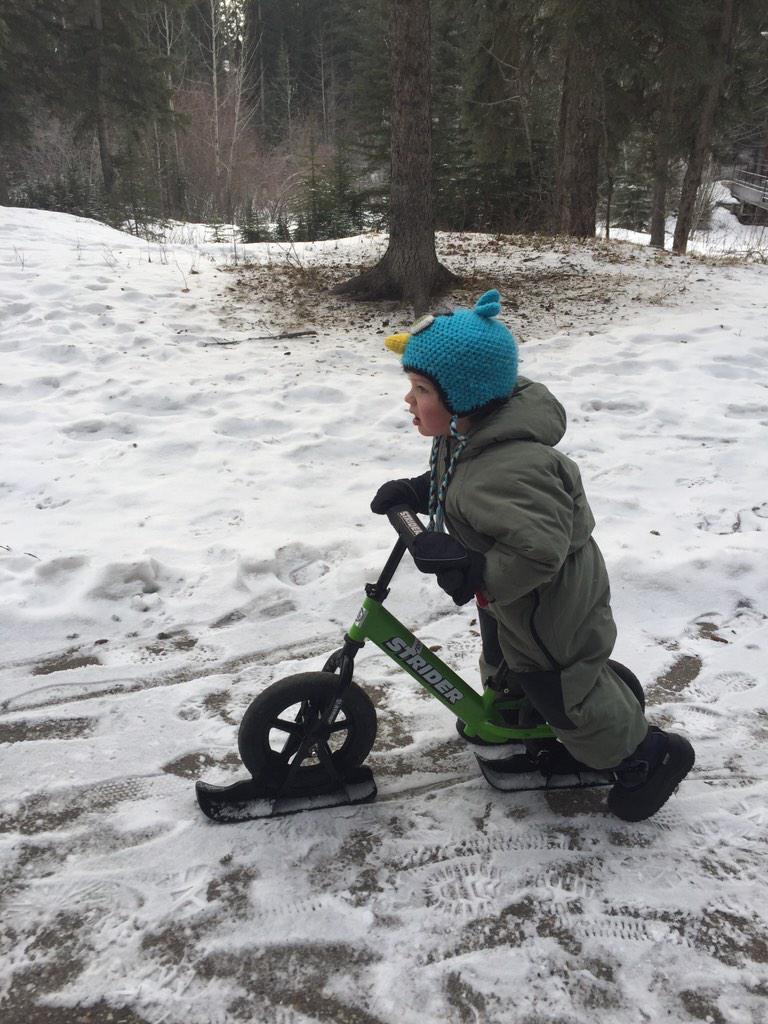 theinspiredhome's tweet photo. Making @StriderBikes year round has delighted my lil mtn biker. #outfam #striderbikes #outsideorbust #aflkids http://t.co/SrdlmD41KX