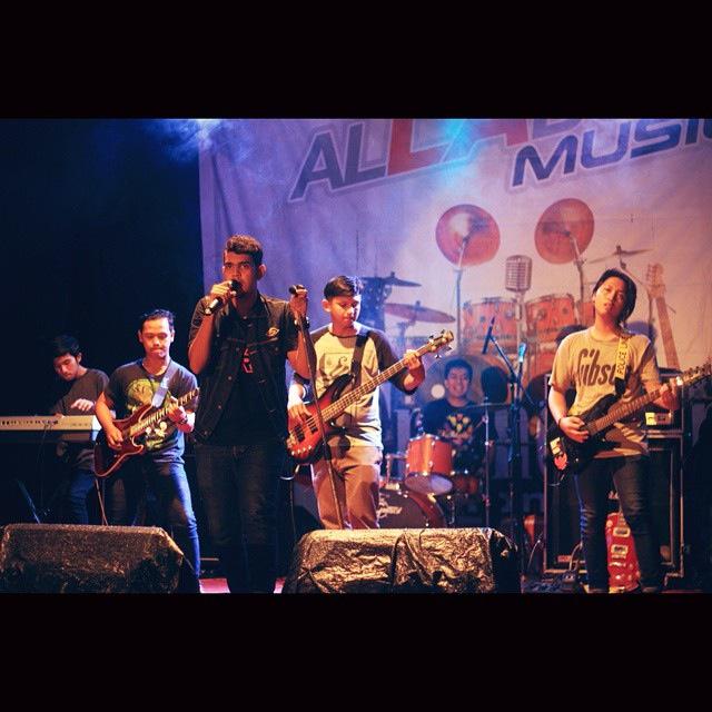 SHES BRO tweet media