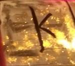 يزيدنيَ عشقآ حين تسأل عنَ أحوآليَ ويزيدنيَ حبآ حين تذكرَ آسميَ بَ طريقتہا الخآصة !