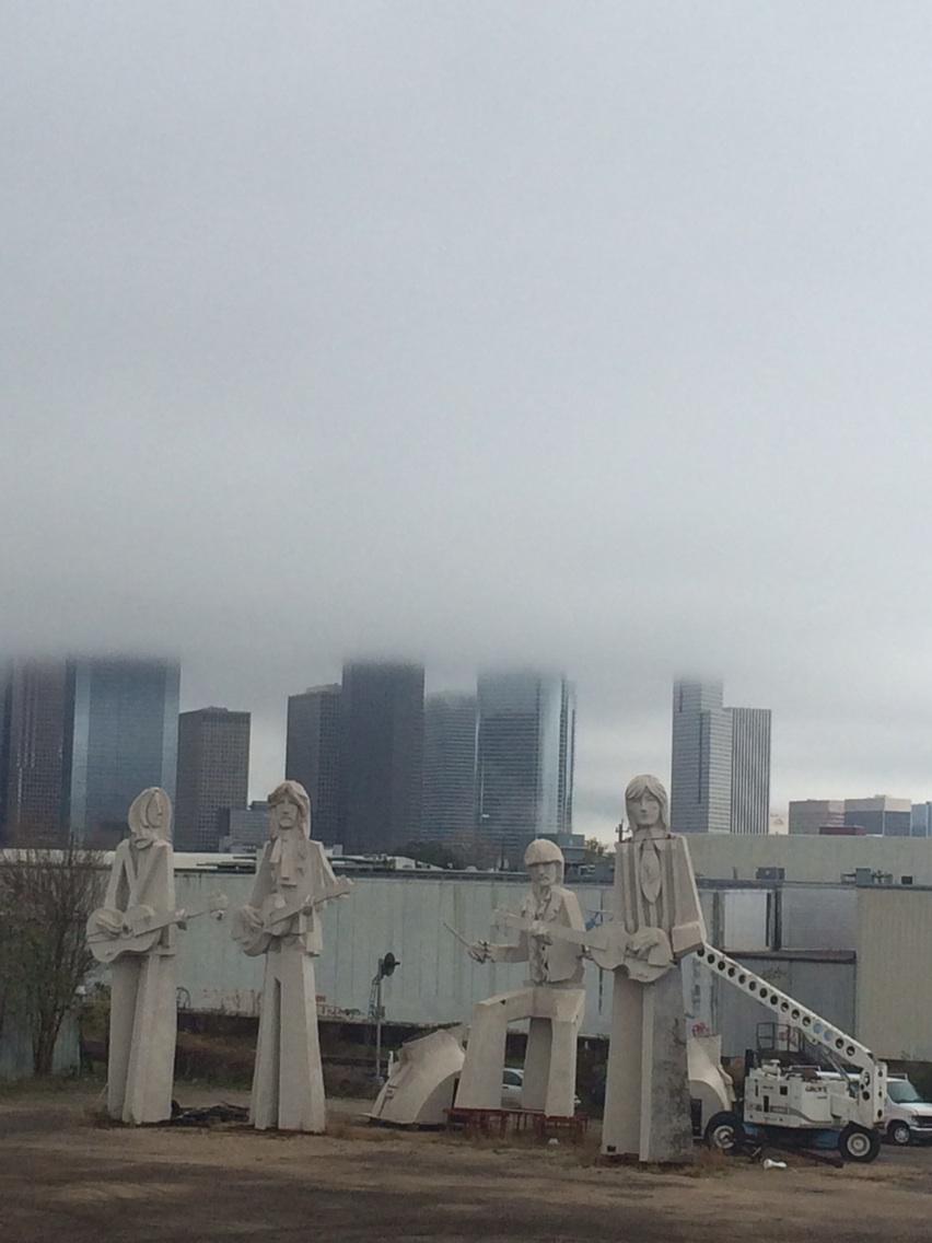 refilIs's tweet image. Rainy day in Houston. Love.