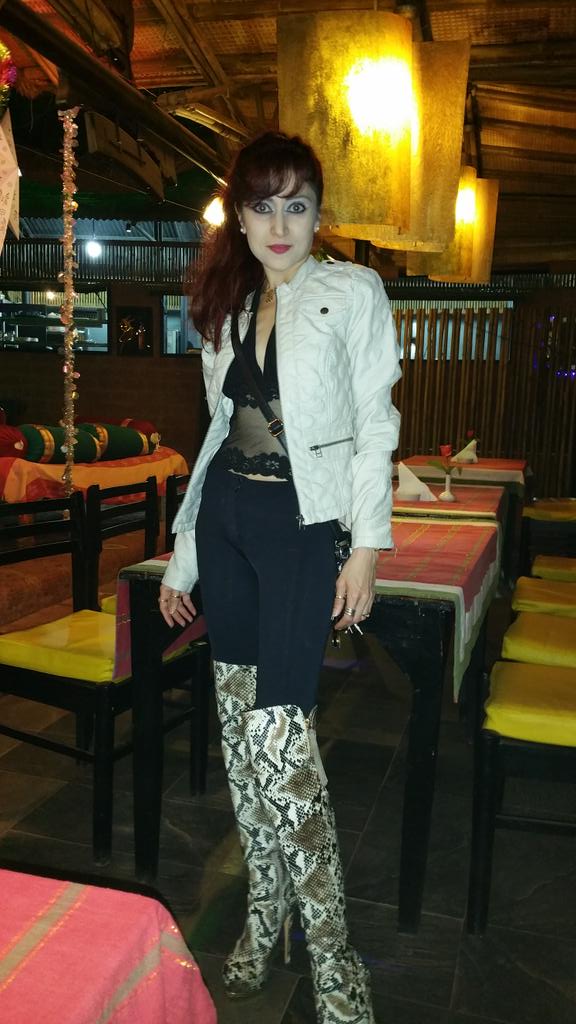 mamtastylista's tweet image. Night market. .sunburn. .first Fashion Tv show in Goa. .today's itinerary is packed