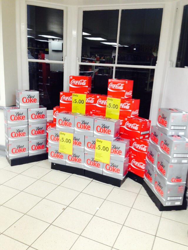 Getting ready for the new year party <a href="/Ria_Tomlinson/">Ria Tomlinson</a> <a href="/djblackbeard/">David Blackbeard</a>