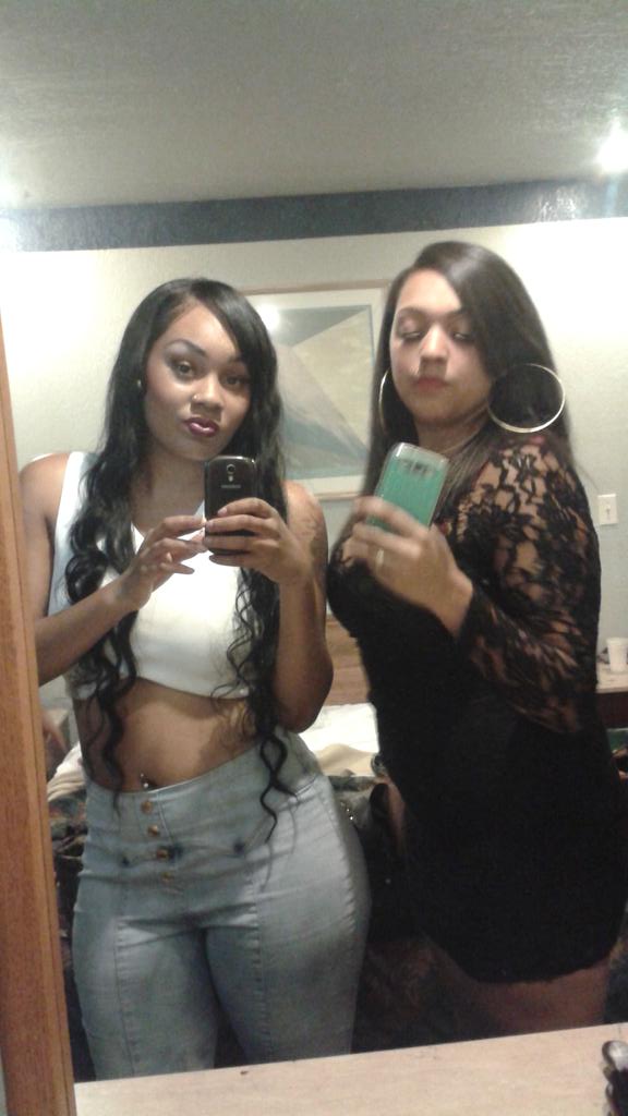 DolledUpPhoenix's tweet photo. I keep a bad red bone round me http://t.co/B2sN6xFhd6