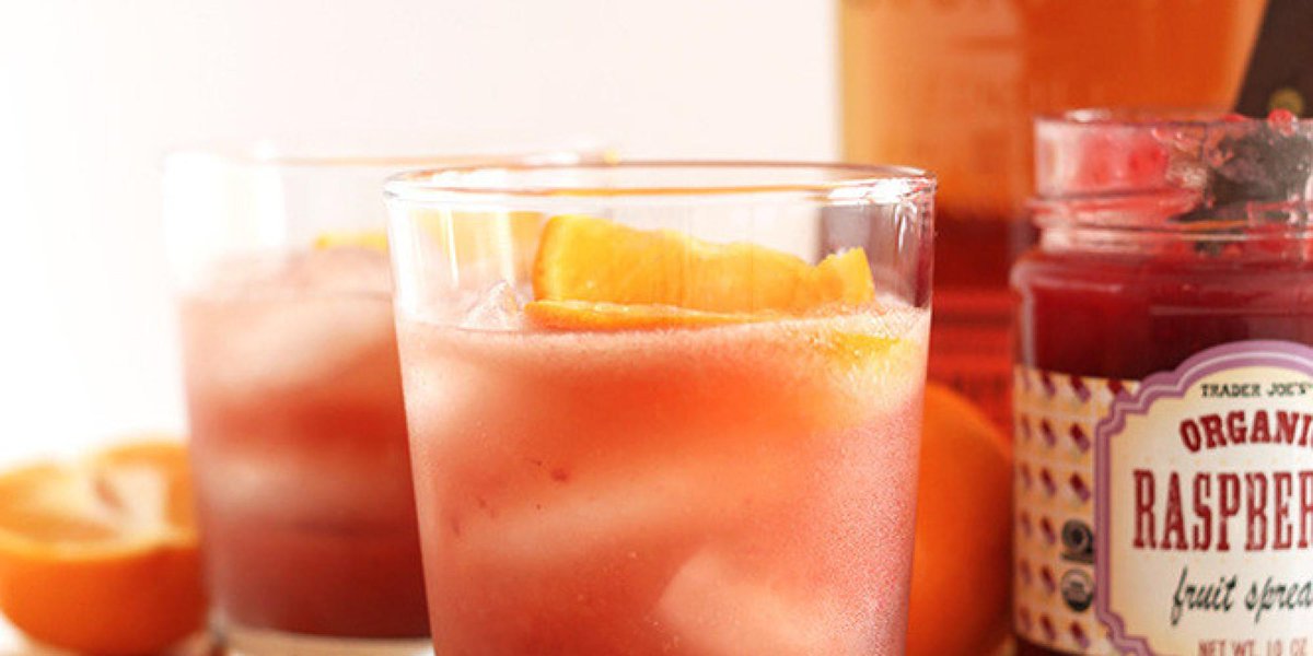 Let us introduce you to the Winter Bourbon Smash huff.to/1wLR7LI
