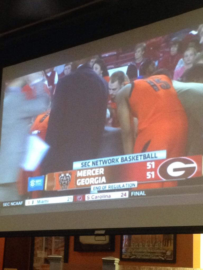 MercerNPC's tweet image. Omg go bearsssssss 😍 #GoBears #beatUGA @MercerMBB