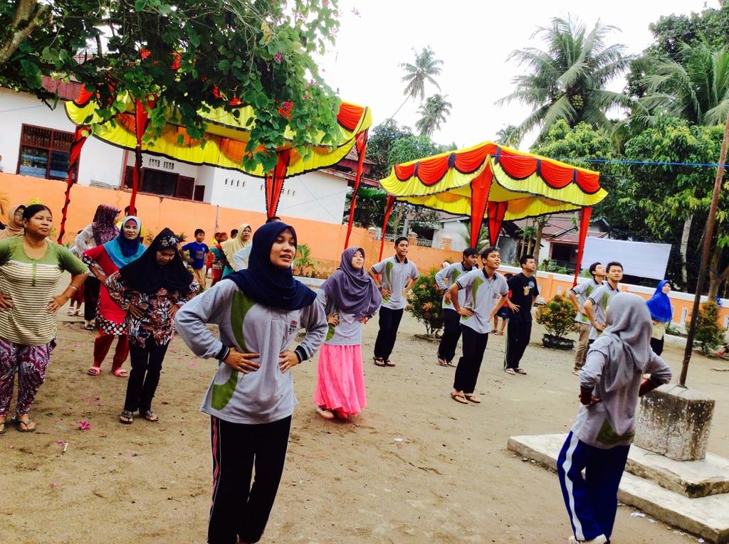 [Live tweet] senam jantung sehat pengabdian masyarakat @ nagari campago pariaman <a href="/infoSumbar/">SUMBAR</a>  <a href="/Genta_Andalas/">Genta Andalas</a>