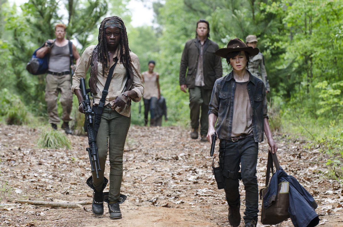 AMCTalkingDead's tweet photo. Holidays making you feel like a zombie? Spend your @iTunesTV gift card on #TheWalkingDead. http://t.co/cKLxSkKexE http://t.co/7FhOmAQylI