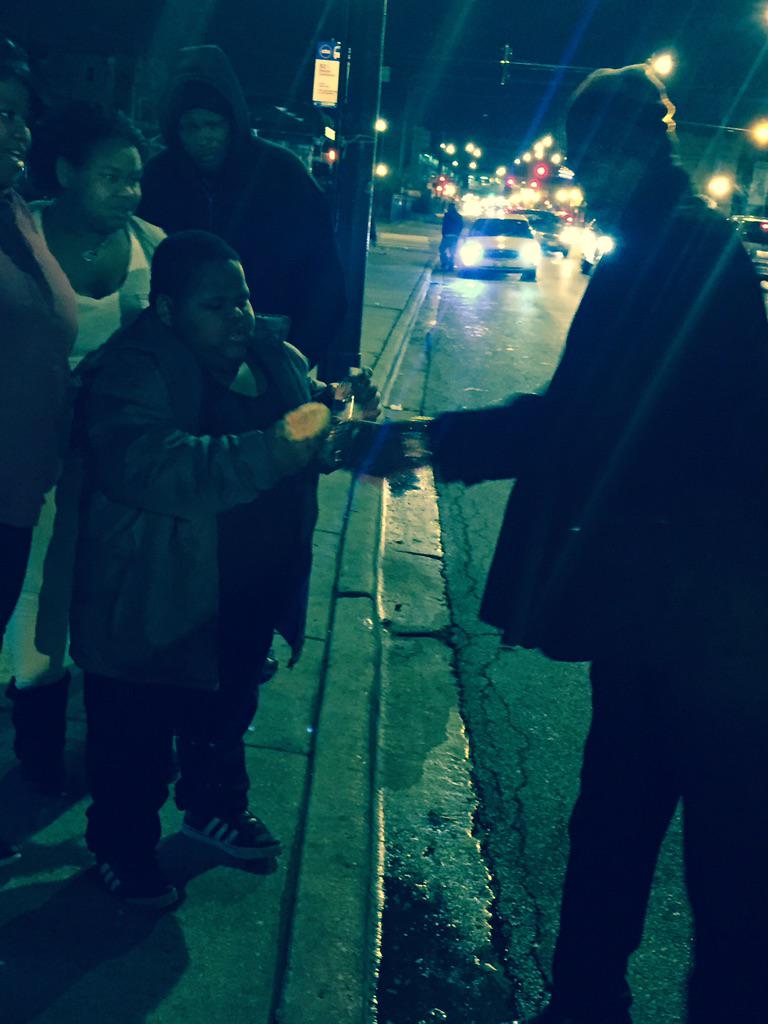 331Cross's tweet image. It's been days in nights I went with out food on the table no lights or heat.. I'm here to return a blessing