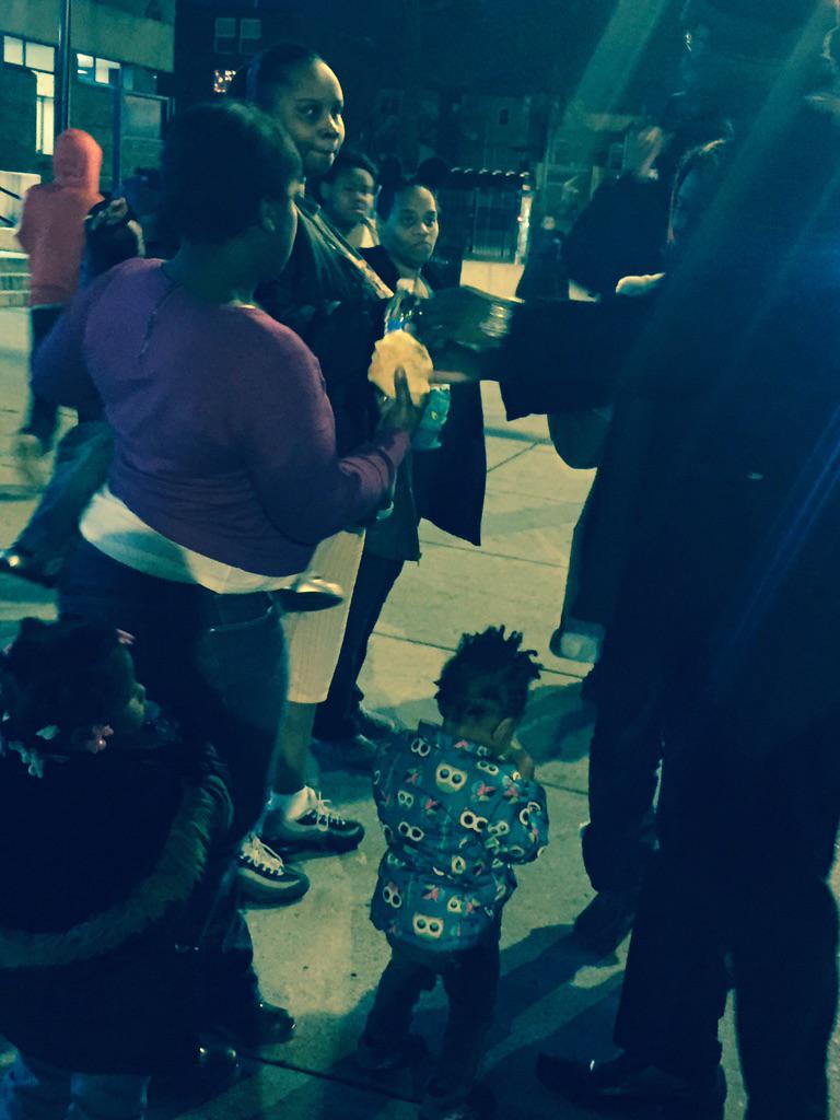 331Cross's tweet image. It's been days in nights I went with out food on the table no lights or heat.. I'm here to return a blessing