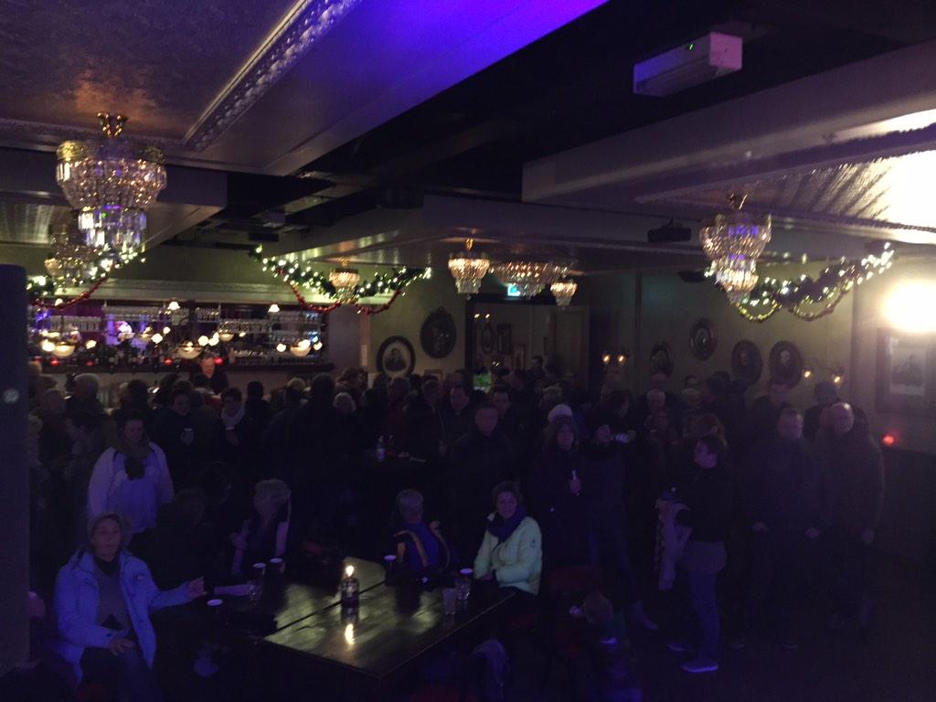Sneek op e strûn , prachtig intiatief. Stad volop in de sfeer op derde kerstdag Sneek bruist!!