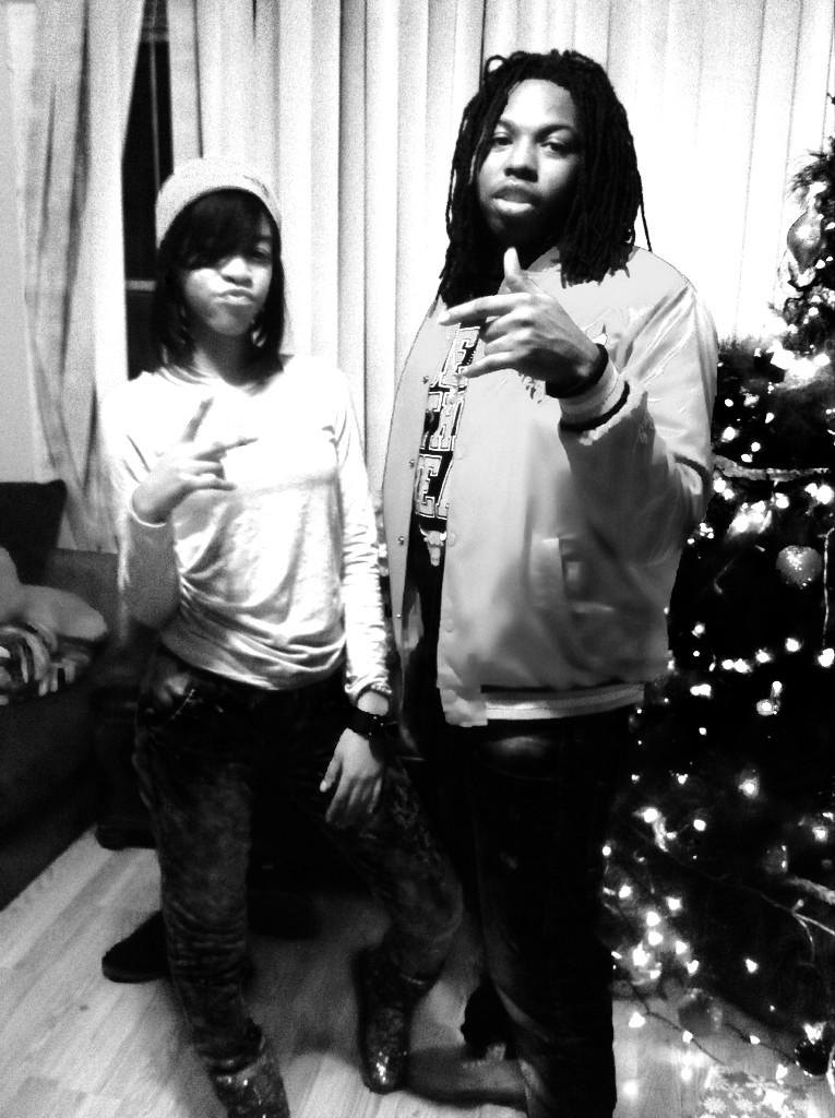 finley_armyah's tweet photo. Me & @KevinLaVell_ at my aunt's for christmas #latepost #teamgeneration 😛😛👌✊💪👏🔥🔥💯⛽⛽ http://t.co/um72GMMGGp