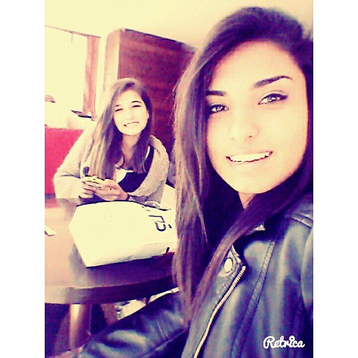 ESMEERBAGYAN's tweet photo. Gecen yine melikemle takiliyoruz :* http://t.co/B7d0RNmzpX