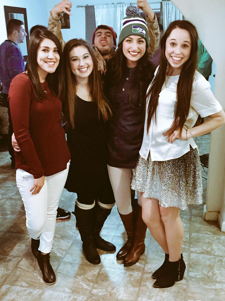 arielyvaldez's tweet photo. Ride or dies + Luis. Lolol. Happy Holidays. http://t.co/berFYnM0rz