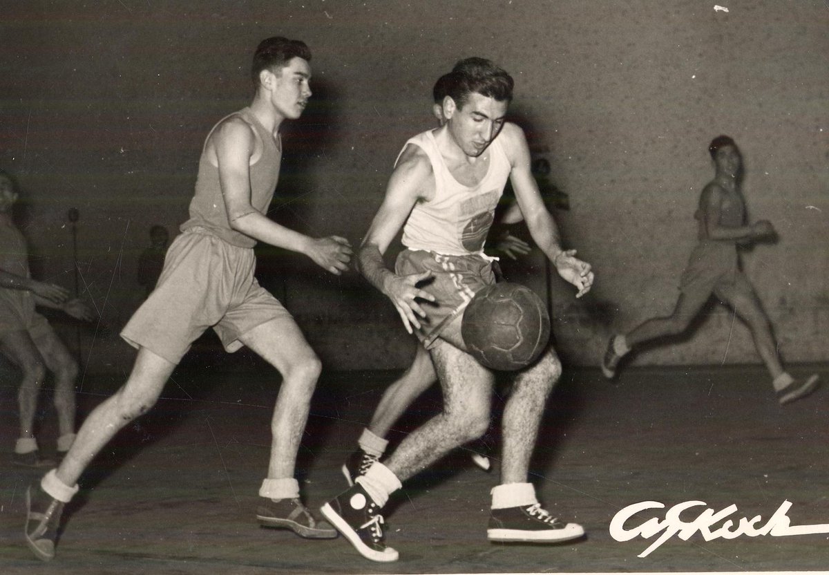 fotos - Especial 60 aniversario (Fotos, recuerdos, recortes...del Baskonia desde 1959) - Página 37 B55QPmgIMAAAlAf